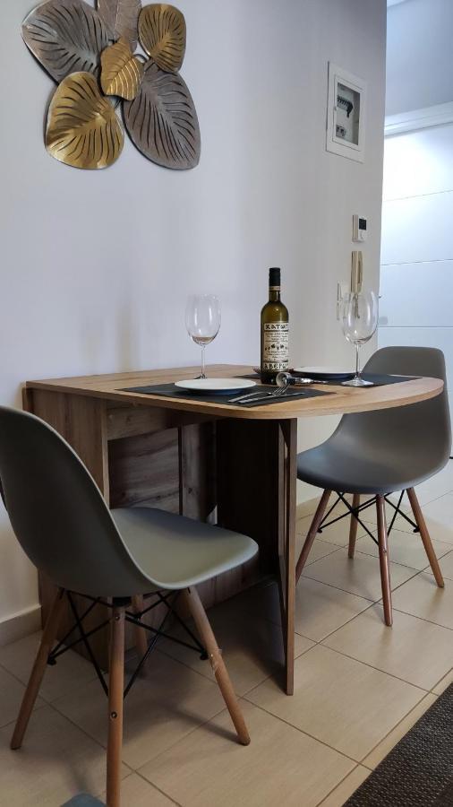 Rock & Roll 2 - Modern Apartment In Trikala المظهر الخارجي الصورة